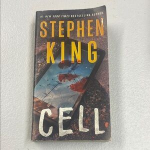 Stephen King 'Cell' Paperback Book